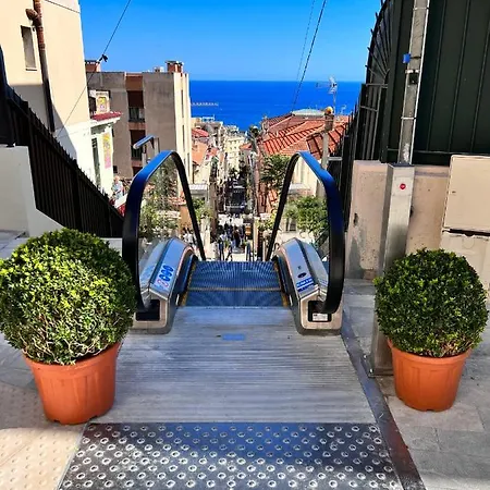 Loft Chic Et Moderne, Déco Industrielle Beausoleil