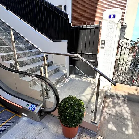 Loft Chic Et Moderne, Deco Industrielle * Beausoleil