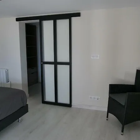 Apartment Loft Chic Et Moderne, Deco Industrielle Beausoleil