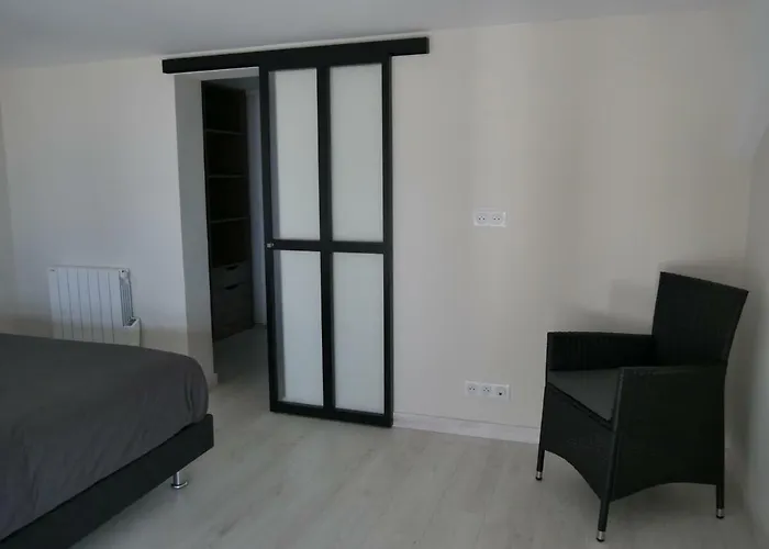 Apartment Loft Chic Et Moderne, Deco Industrielle Beausoleil